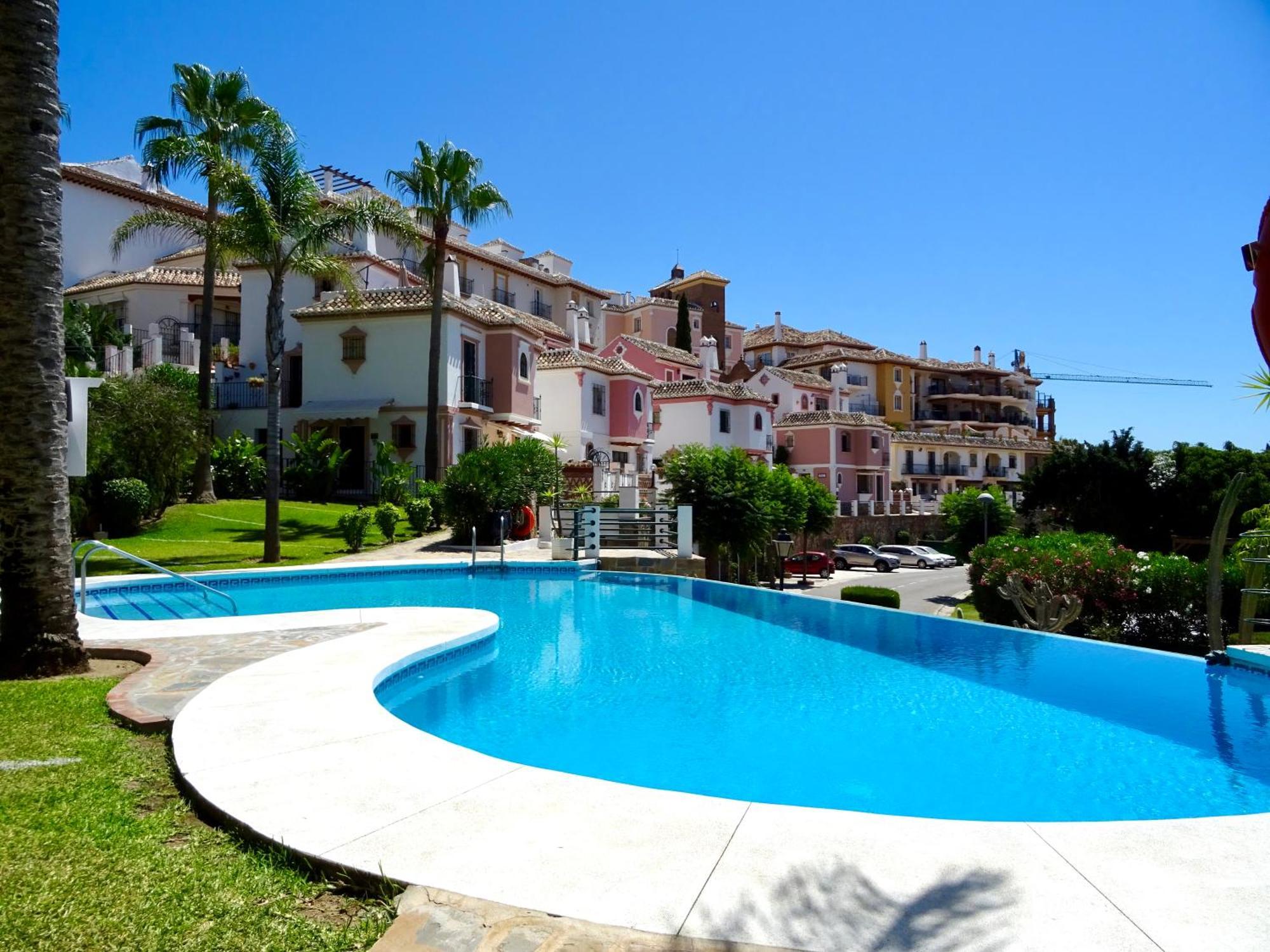 Semidetached Duplex Home At Puebla Aida, Mijas Golf With Pool, Golf And Sea Views Малага Экстерьер фото